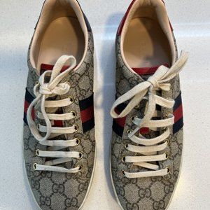 Gucci Women's Ace GG Supreme